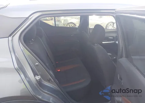 2019 Nissan Kicks Sr из США, поврежденный, VIN 3N1CP5CU1KL559411